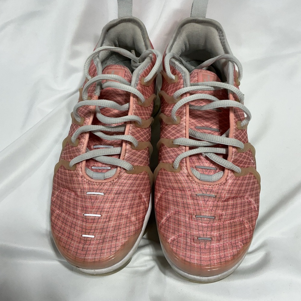 Nike Air VaporMax Plus "Bleached Coral" - Women’s Size 7 - Picture 6 of 8